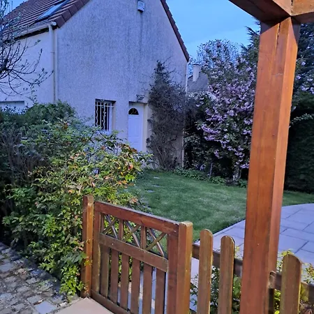 Logement Le Perray Apartment